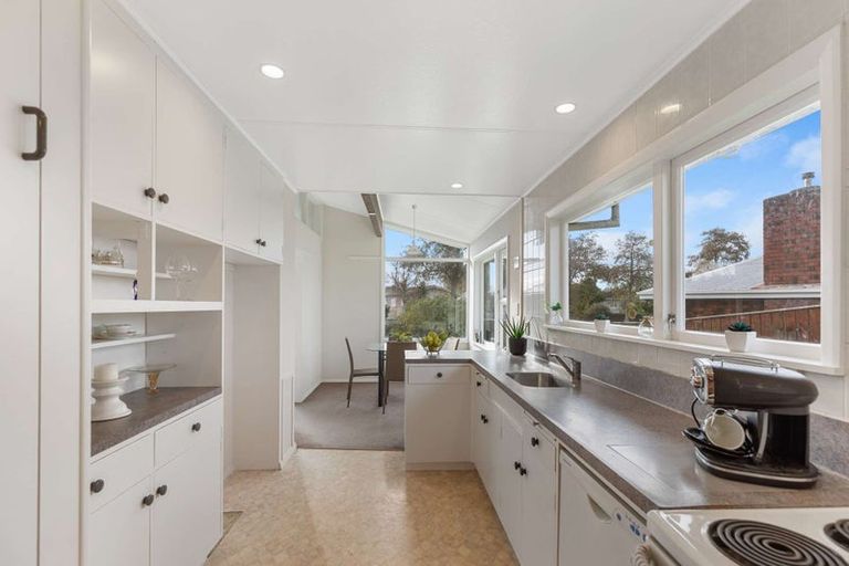 Photo of property in 6 Abraham Crescent, Milson, Palmerston North, 4414