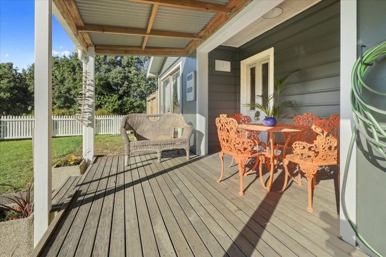 Photo of property in 8 Point Road, Mokau, 4376