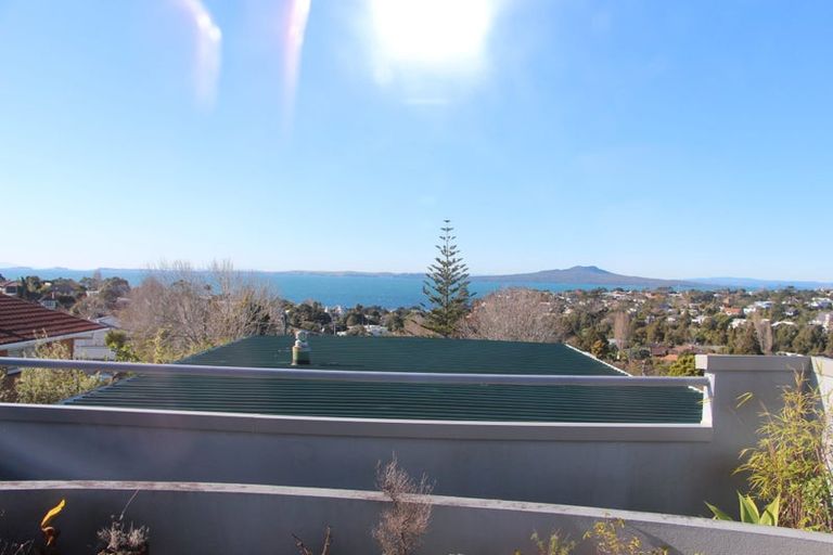 Photo of property in 8 Beacon Avenue, Campbells Bay, Auckland, 0630