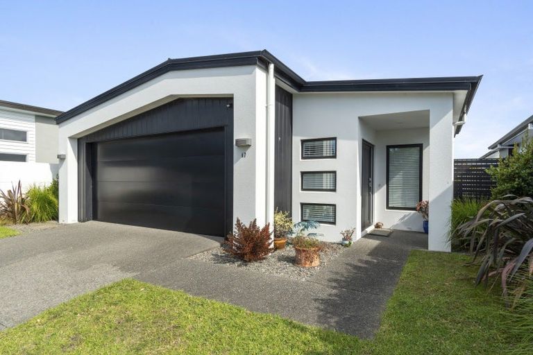 Photo of property in 8 Maria Tini Drive, Papamoa Beach, Papamoa, 3118