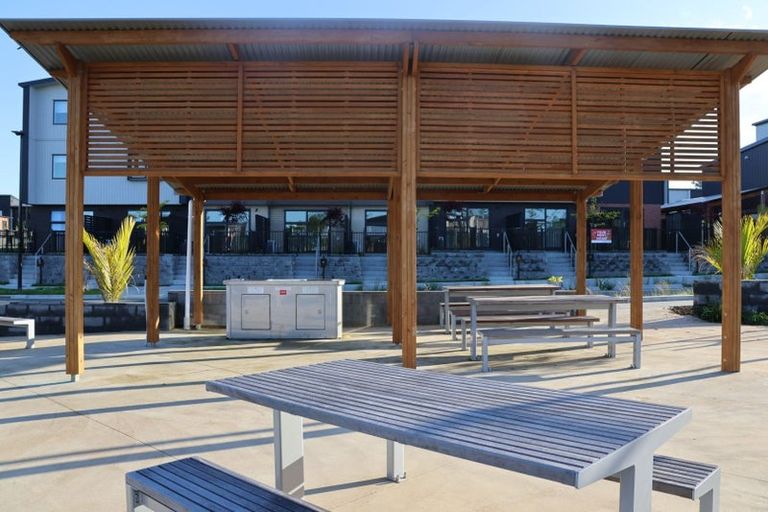 Photo of property in 31 Jabuka Street, Glen Eden, Auckland, 0602