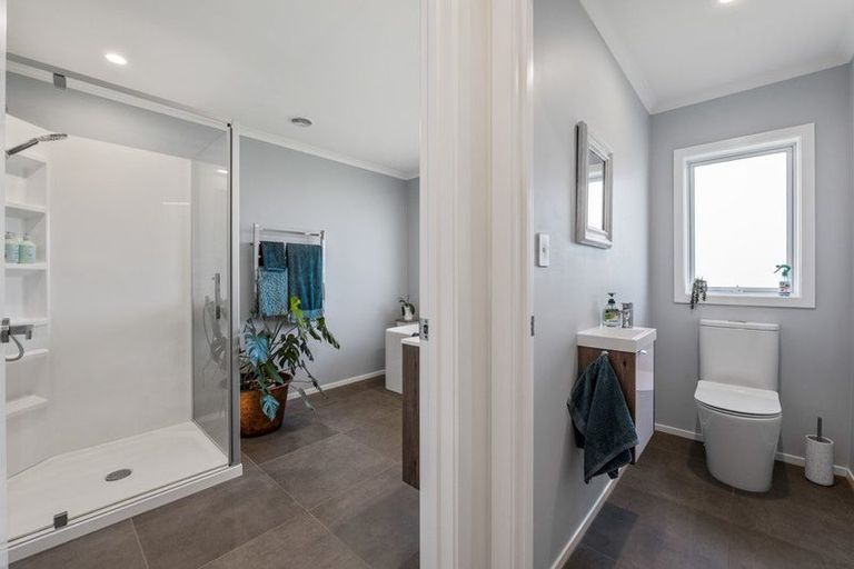 Photo of property in 7 Cross Street, Lepperton, New Plymouth, 4373