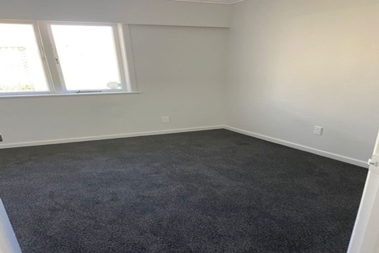 Photo of property in 579 East Coast Road, Browns Bay, Auckland, 0630