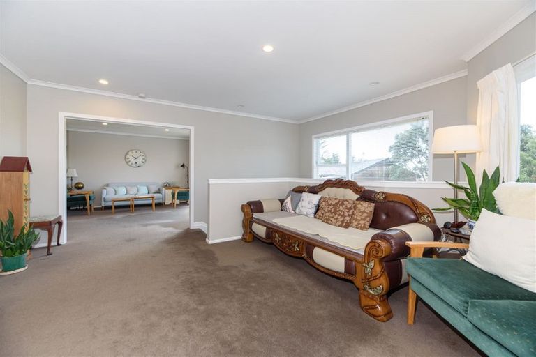 Photo of property in 23 Malters Place, Browns Bay, Auckland, 0630