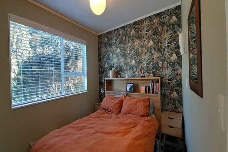 Photo of property in 104 Tauhinu Road, Miramar, Wellington, 6022