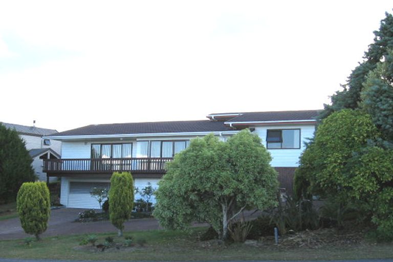 Photo of property in 153 Wiseley Road, West Harbour, Auckland, 0618