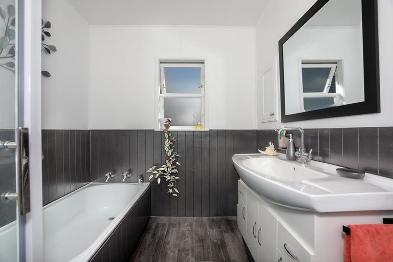 Photo of property in 10 Armagh Terrace, Marton, 4710