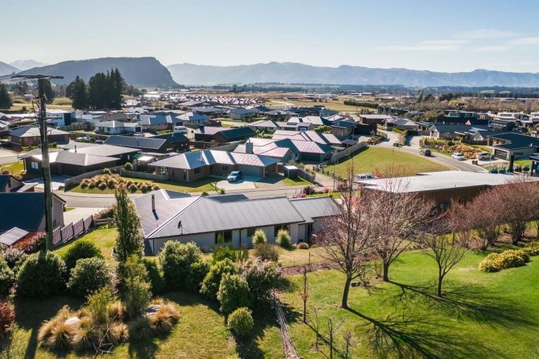 Photo of property in 6 Turnbull Crescent, Wanaka, 9305