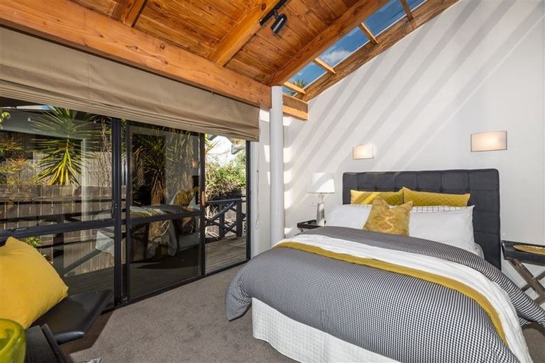 Photo of property in 105 Aeroview Drive, Beach Haven, Auckland, 0626