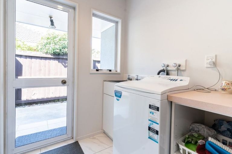 Photo of property in 42 Beauford Place, Parklands, Christchurch, 8083