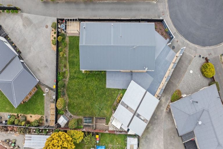 Photo of property in 12 Cowper Place, Avondale, Christchurch, 8061