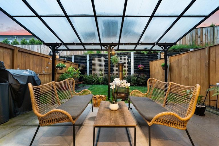 Photo of property in 17 Richard Petterd Way, Swanson, Auckland, 0614