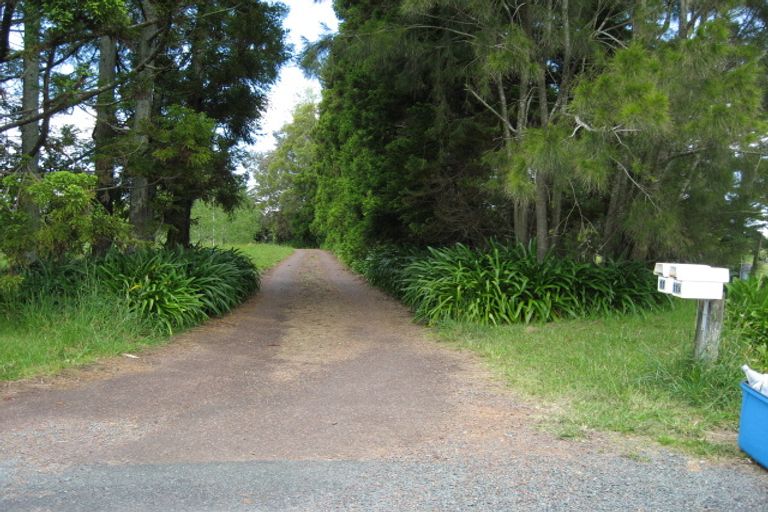 Photo of property in 11 Meryl Avenue, Kumeu, 0891