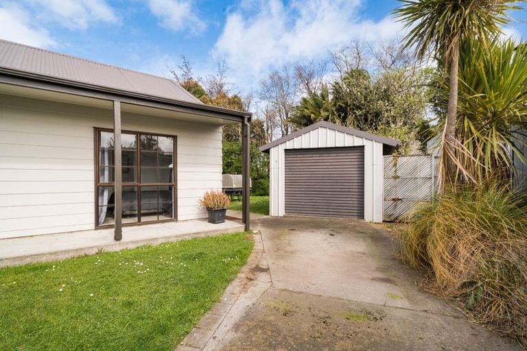 Photo of property in 16a Wood Street, Takaro, Palmerston North, 4410
