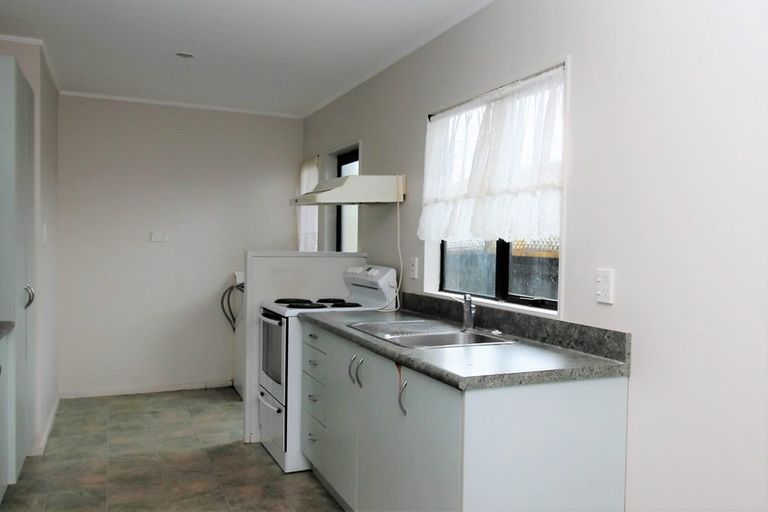 Photo of property in 2/32 Limond Street, Randwick Park, Auckland, 2105