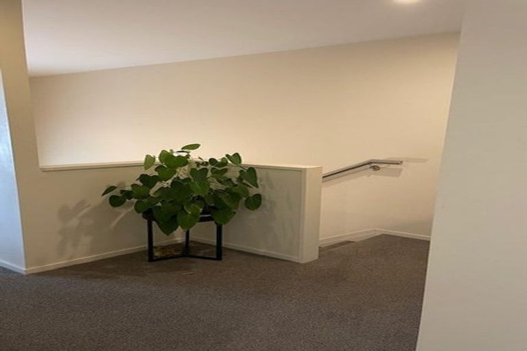 Photo of property in 7 Gillett Place, Botany Downs, Auckland, 2014