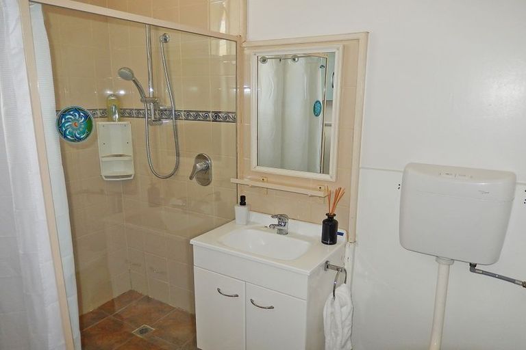 Photo of property in 2 Rees Street, Duntroon, Oamaru, 9494