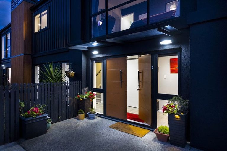 Photo of property in 15 Beach Road, Waikawa, Picton, 7220