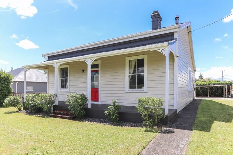 Photo of property in 19 Richmond Street, Inglewood, 4330