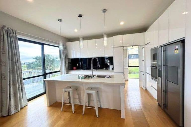 Photo of property in 347 Pinecrest Drive, Gulf Harbour, Whangaparaoa, 0930