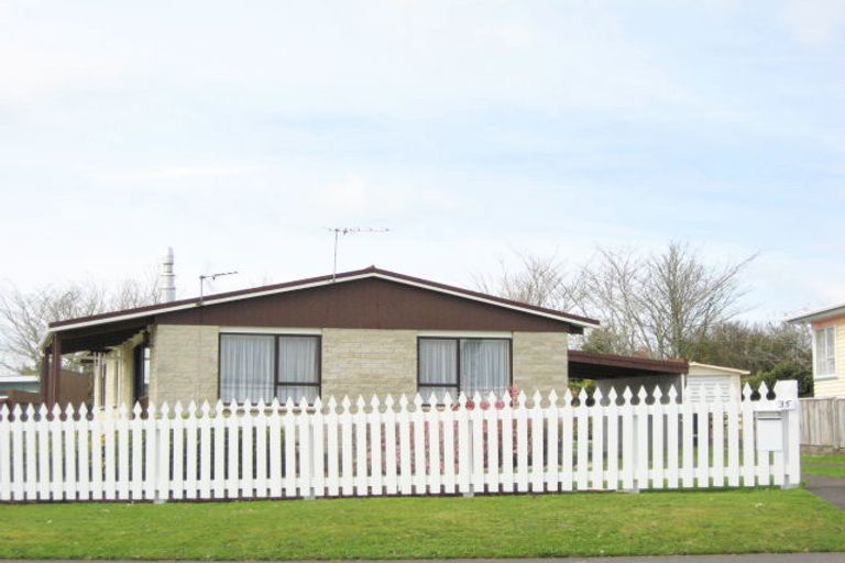 Photo of property in 35 Miro Street, Inglewood, 4330