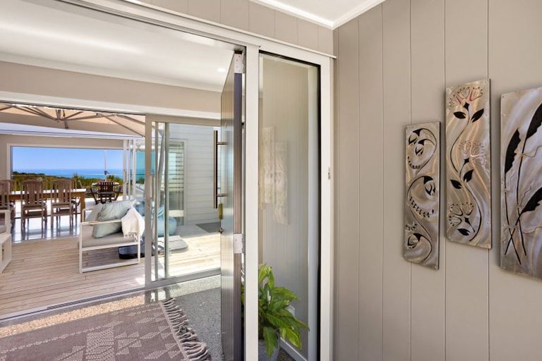 Photo of property in 116 Stratford Drive, Cable Bay, 0420