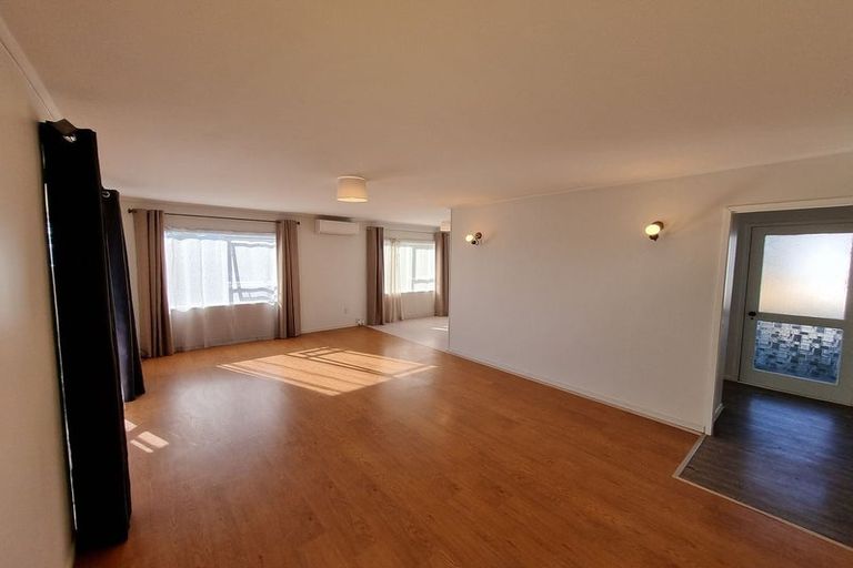 Photo of property in 24 Moncrieff Avenue, Clendon Park, Auckland, 2103