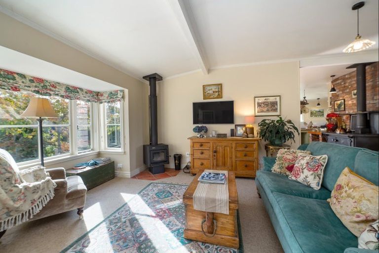 Photo of property in 10 Cotter Street, Greytown, 5712