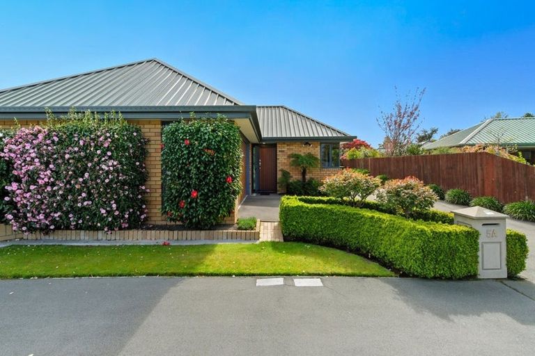 Photo of property in 1/5 Jadewynn Place, Halswell, Christchurch, 8025