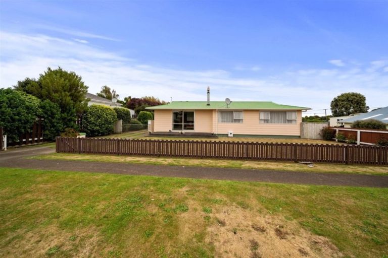 Photo of property in 26 Ngatai Street, Manaia, 4612
