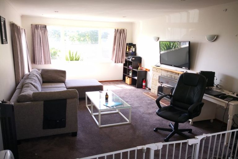 Photo of property in 7 Gregg Place, Sunnyvale, Auckland, 0612