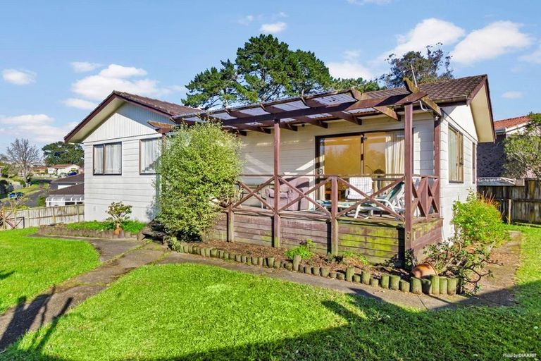 Photo of property in 71 Oreil Avenue, West Harbour, Auckland, 0618
