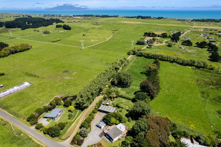 Photo of property in 151 Swamp Road, Te Horo, Otaki, 5581