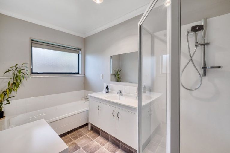 Photo of property in 2 Dowman Place, Te Puke, 3119