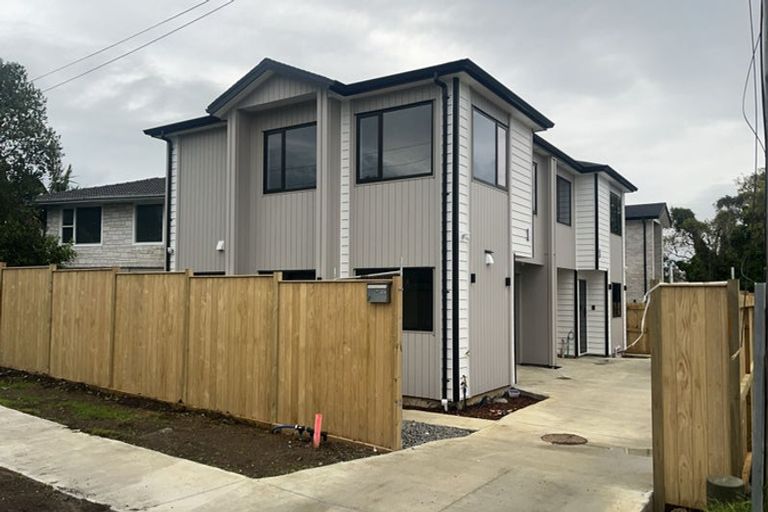 Photo of property in 83b Hutchinsons Road, Bucklands Beach, Auckland, 2014