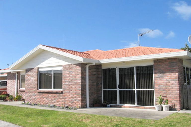 Photo of property in 35 Romana Crescent, Papamoa Beach, Papamoa, 3118