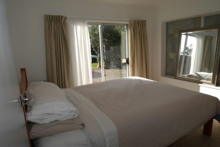 Photo of property in 12 Kowhai Grove, Raumati Beach, Paraparaumu, 5032