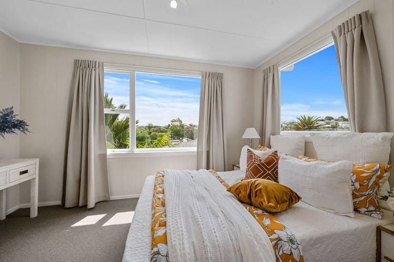 Photo of property in 1/52 Beulah Avenue, Rothesay Bay, Auckland, 0630