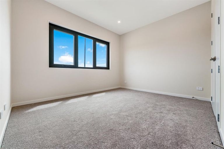 Photo of property in 23 Whakairo Crescent, Gulf Harbour, Whangaparaoa, 0930