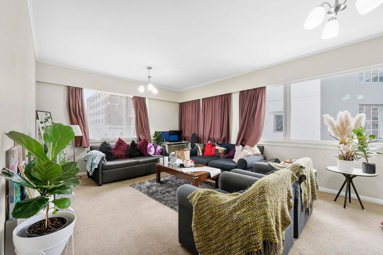 Photo of property in 2 Levy Street, Mount Victoria, Wellington, 6011