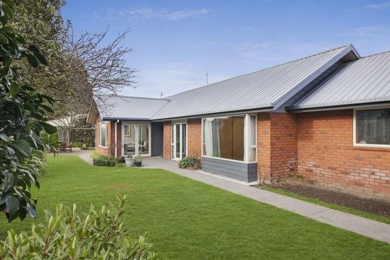 Photo of property in 13 Ben Nevis Drive, Broomfield, Christchurch, 8042