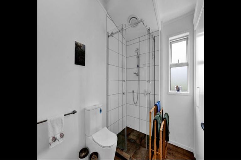 Photo of property in 11 Tasman Street, Opunake, 4616