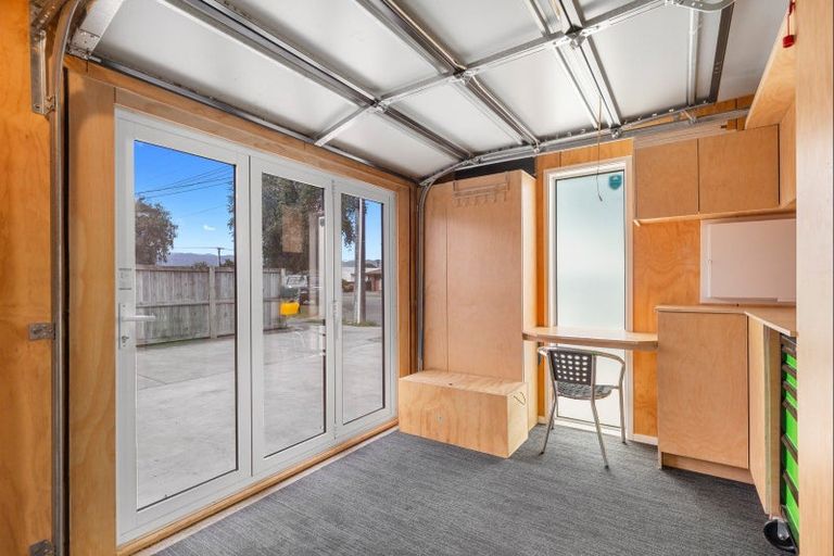 Photo of property in 571 Queen Street East, Levin, 5510