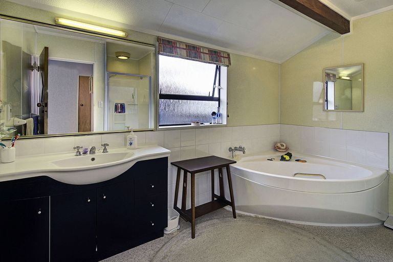 Photo of property in 6 Rewa Place, Lansdowne, Masterton, 5810