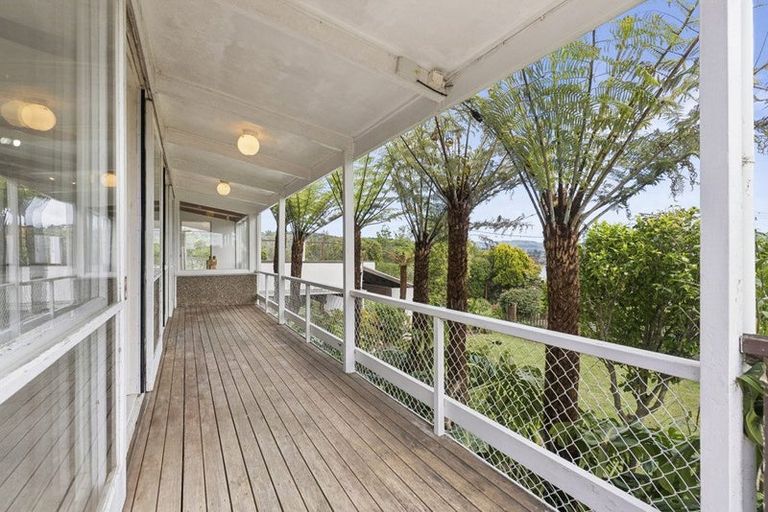 Photo of property in 29 Highland Avenue, Titirangi, Auckland, 0604