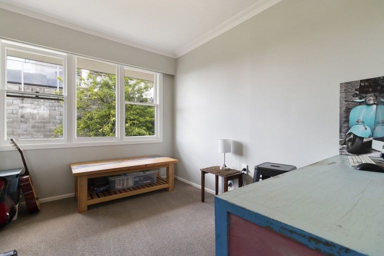 Photo of property in 38 Omokoroa Road, Omokoroa, 3114