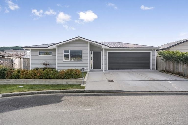 Photo of property in 12 Poulson Grove, Trentham, Upper Hutt, 5018