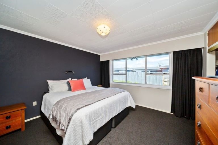 Photo of property in 12 Saxton Road, Upper Vogeltown, New Plymouth, 4310