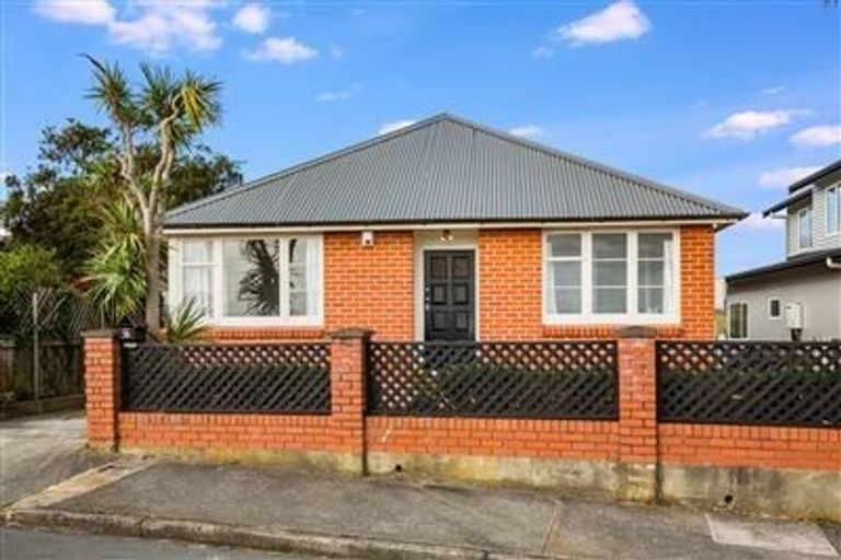 Photo of property in 56 Motuhara Road, Plimmerton, Porirua, 5026