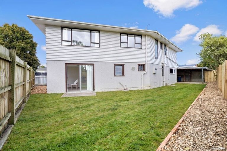 Photo of property in 125a Vodanovich Road, Te Atatu South, Auckland, 0610